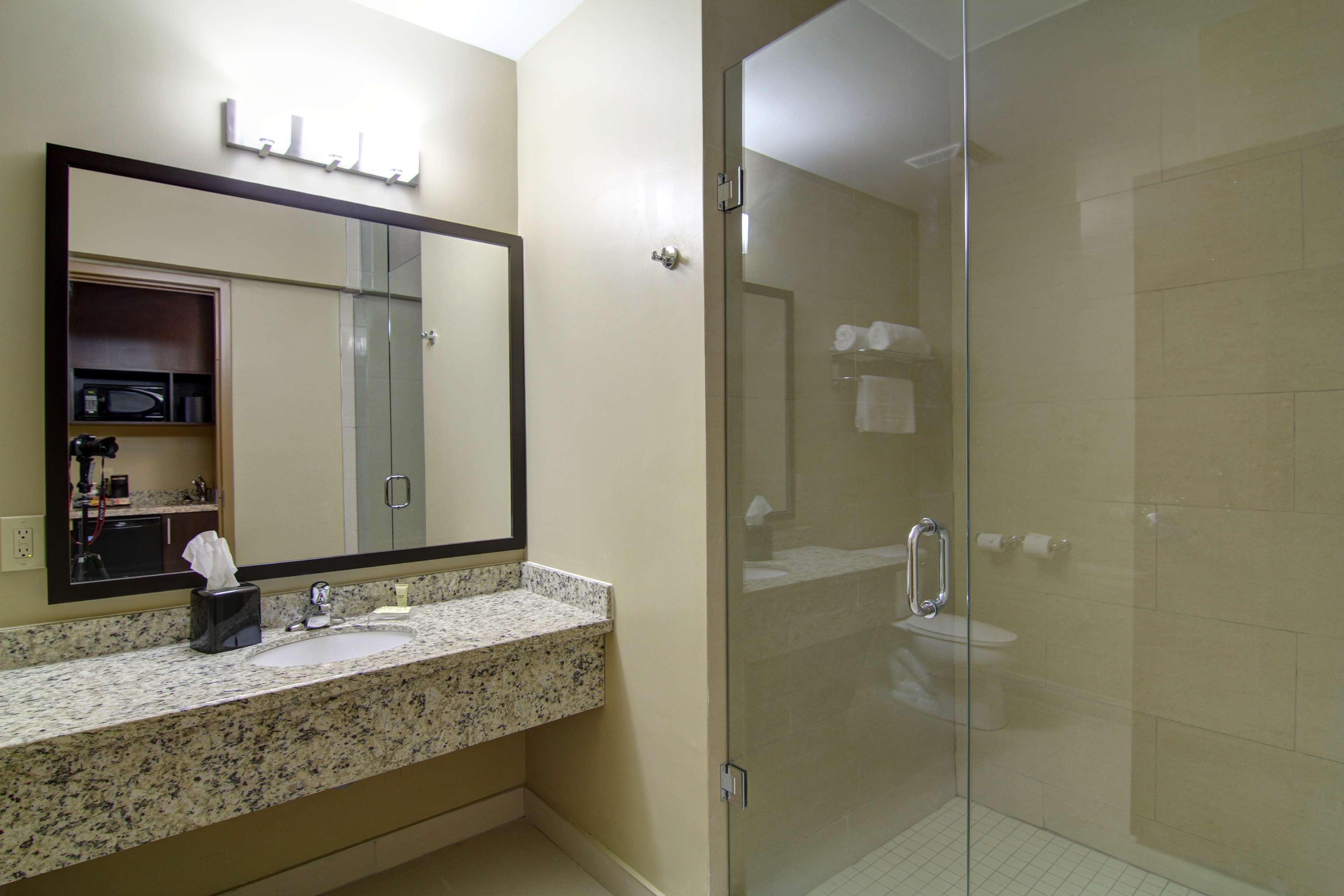 Best Western Plus Bowmanville Exteriér fotografie