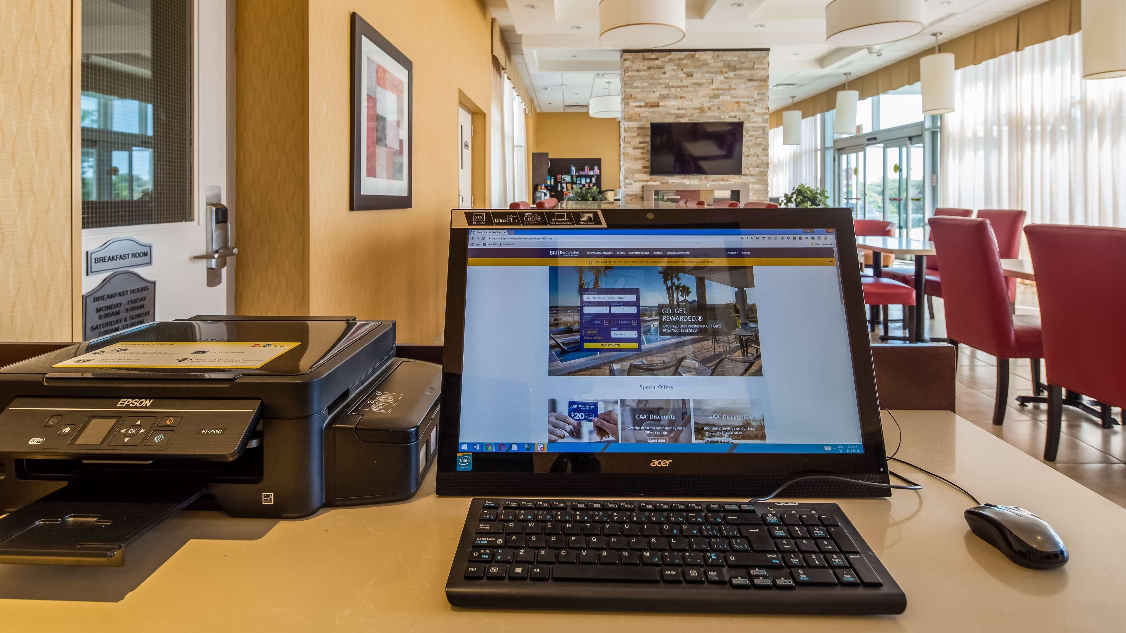 Best Western Plus Bowmanville Exteriér fotografie