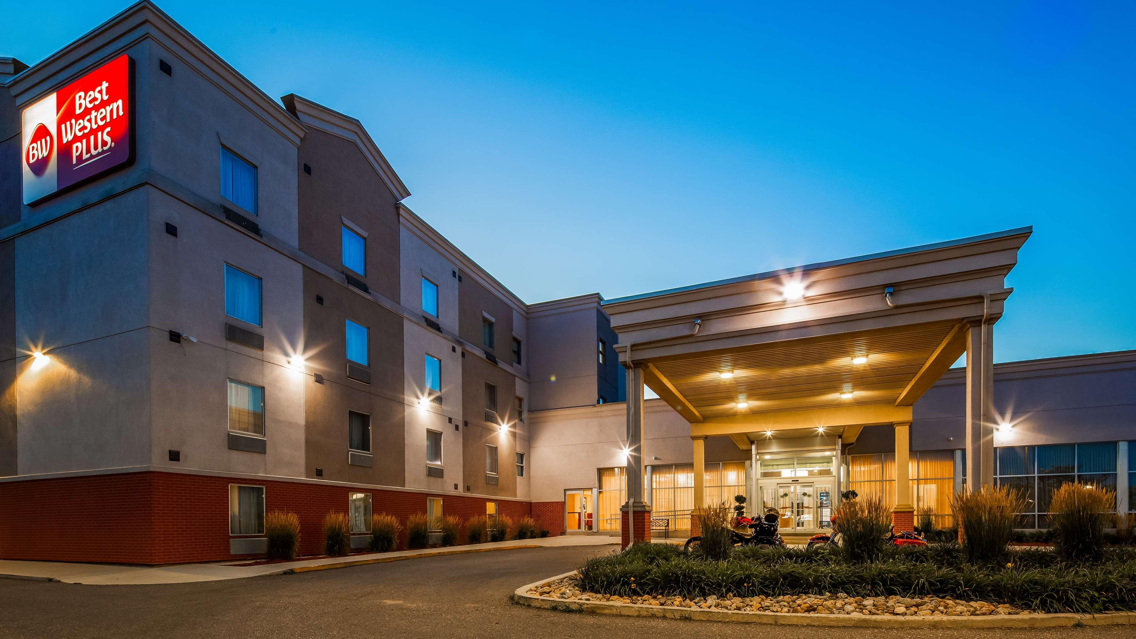 Best Western Plus Bowmanville Exteriér fotografie