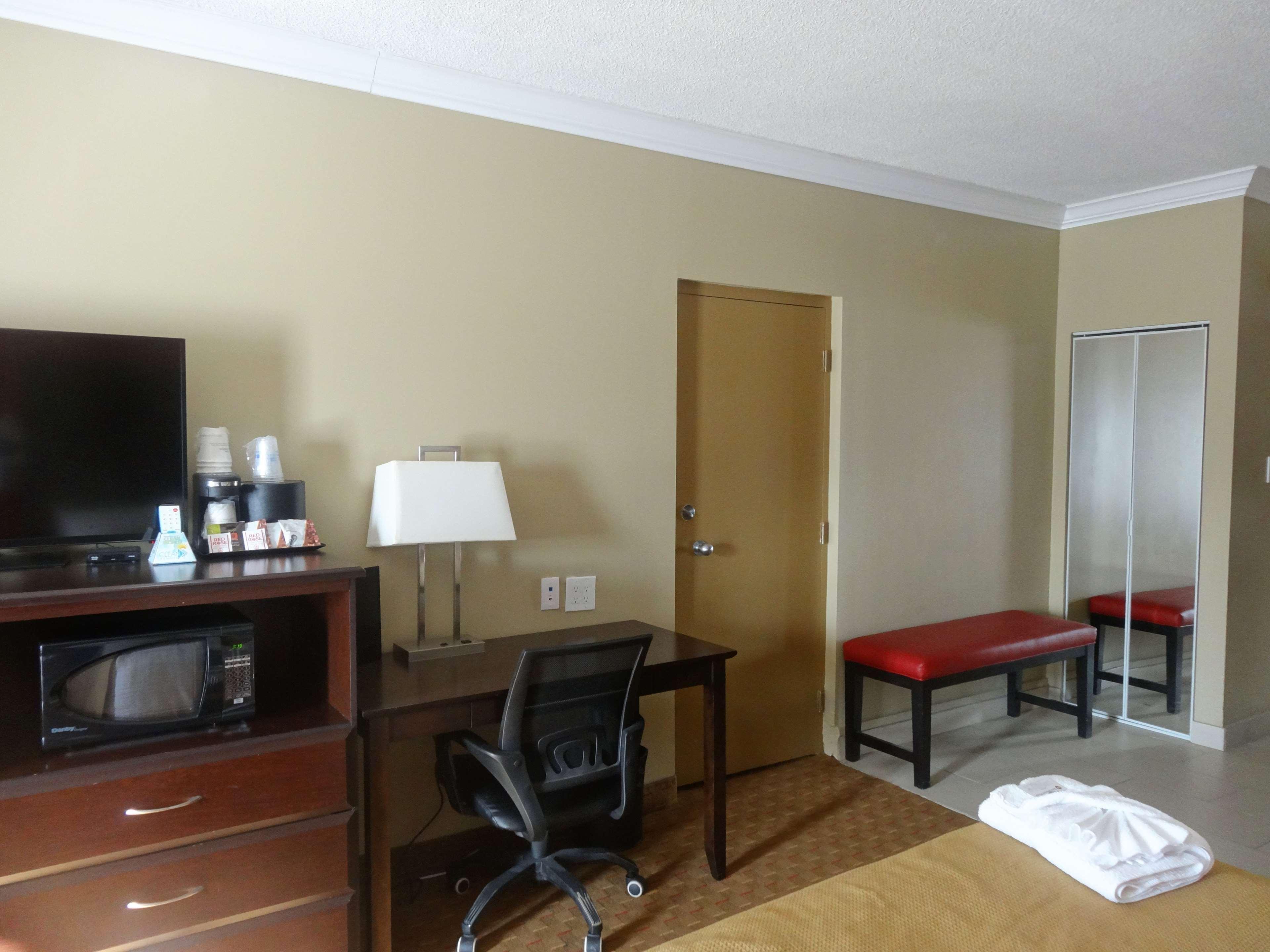 Best Western Plus Bowmanville Exteriér fotografie