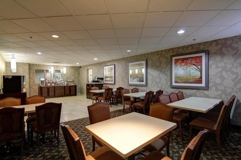 Best Western Plus Bowmanville Exteriér fotografie